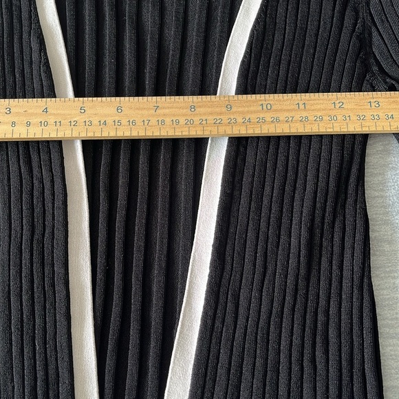 AK anna klein Black and Cream Women's Sweater size M - Picture 5 of 6